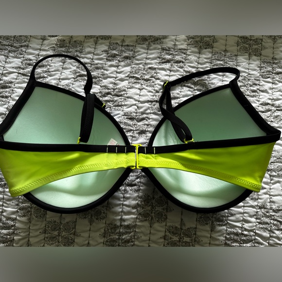 Victoria Secret swim top - Picture 3 of 4